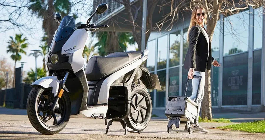 Scooter-électrique-batterie-amovible-ou-intégrée-que-choisir Over Watt