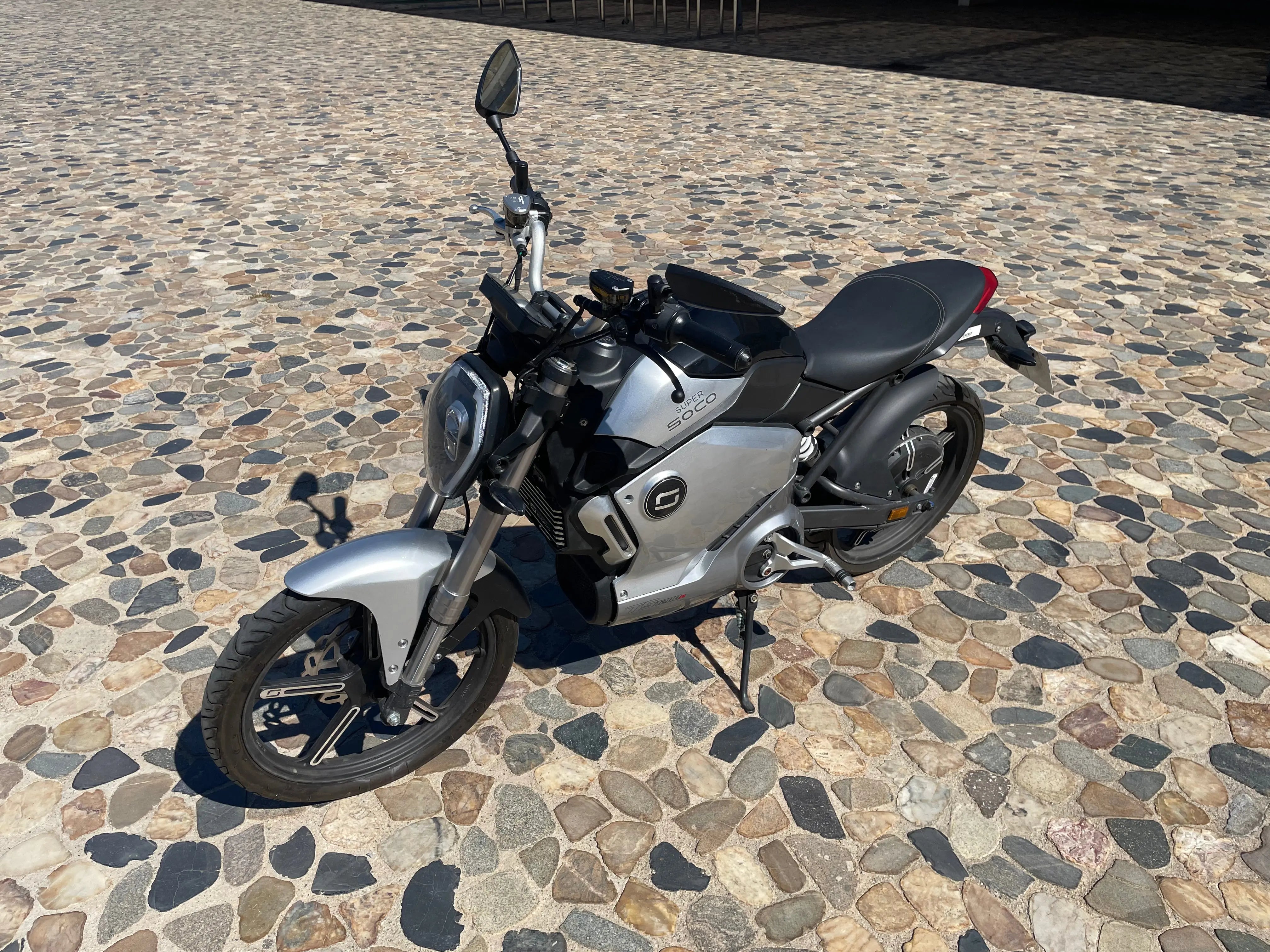 Super Soco TS1200R – Occasion (Batterie Neuve) Over Watt