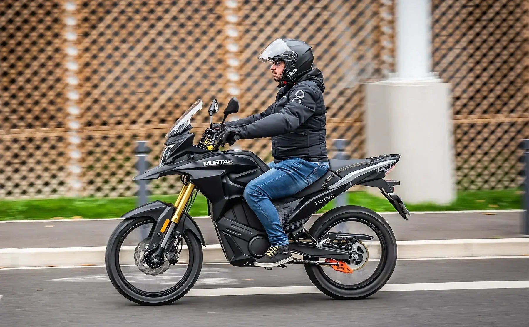 Scooter-électrique-ou-moto-électrique-lequel-est-fait-pour-votre-usage Over Watt