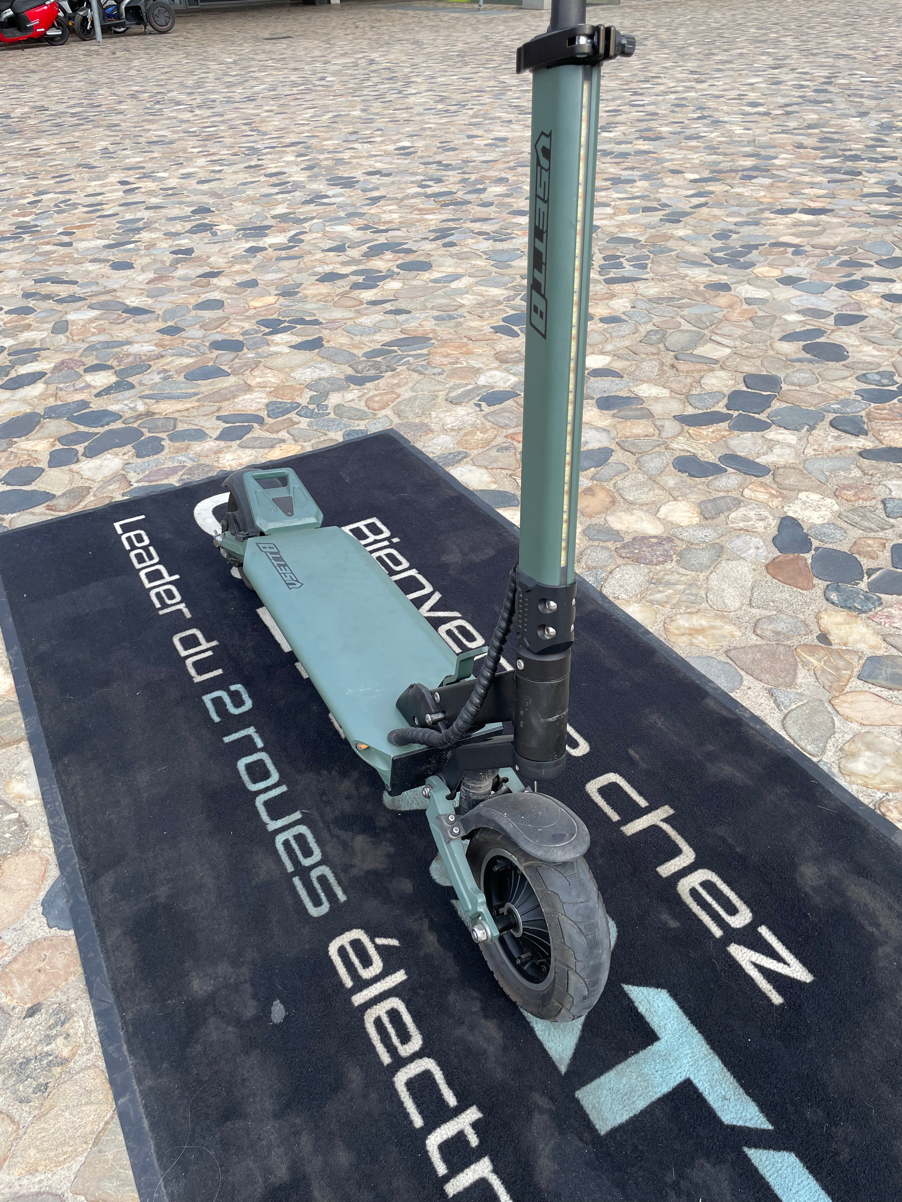 Vsett 8 Lite reconditionné (32 kms) vsett